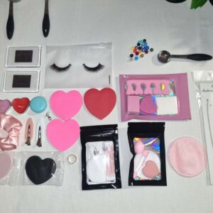 Moyen Scoop Saint-Valentin avec 16 accessoires féminins