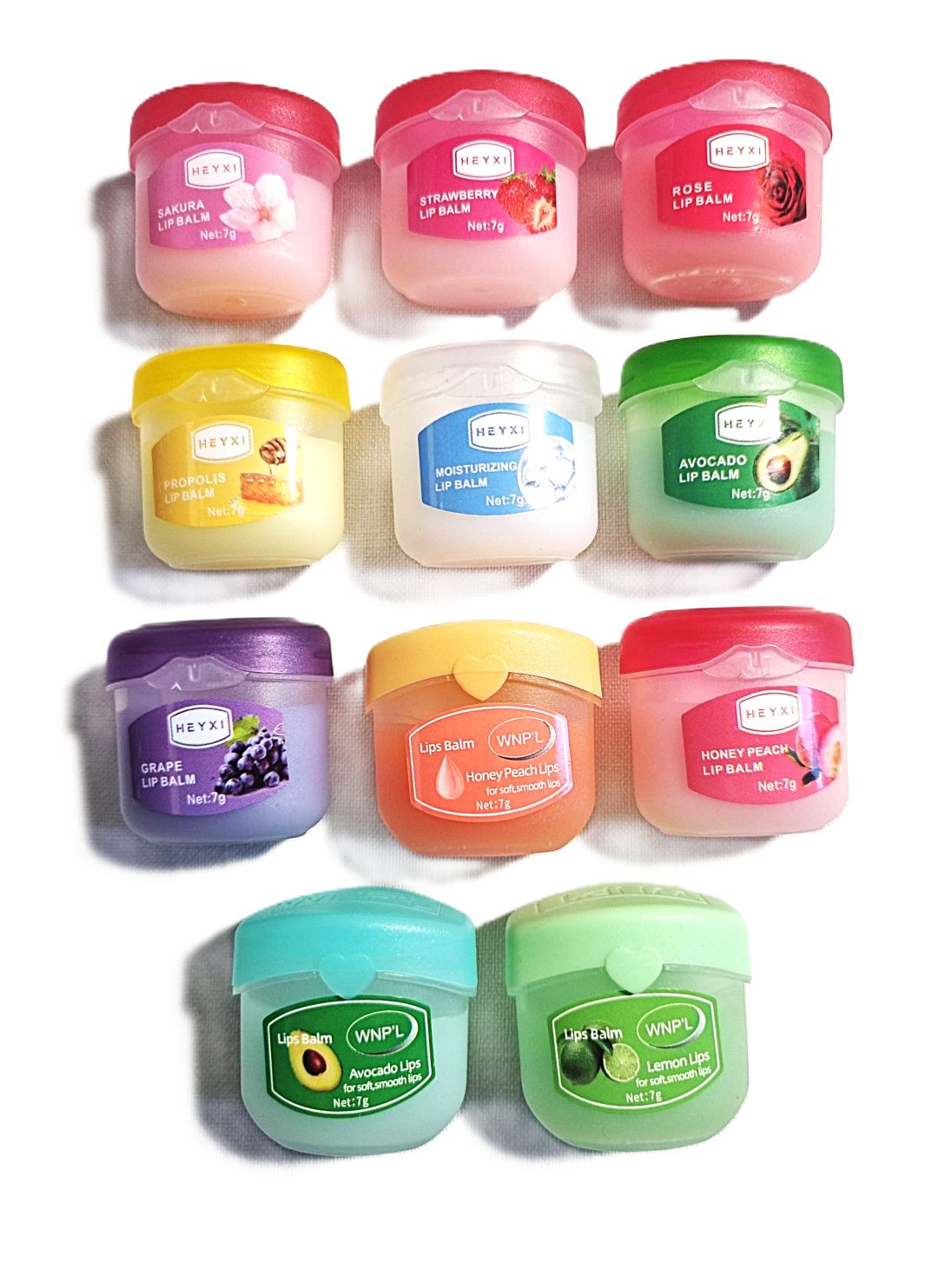 Baume à lèvres parfumé en pot coloré pour hydrater et adoucir les lèvres